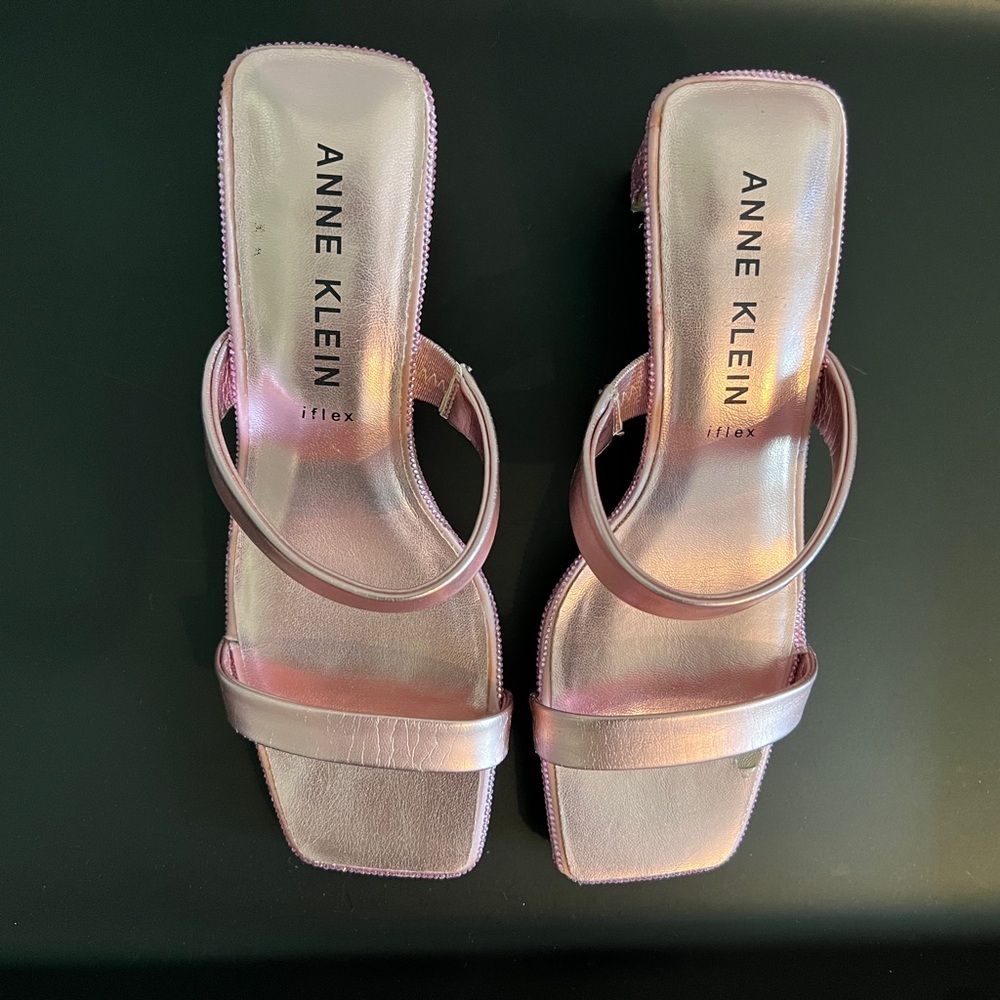 Women’s Pink Sandal with Beaded Heel and Trim Size 8M